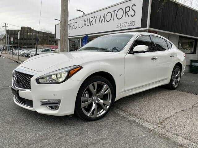 Infiniti Q70