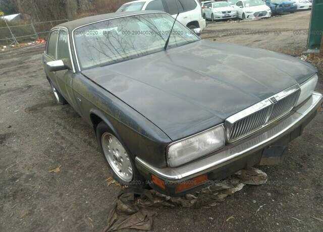 Jaguar XJ6