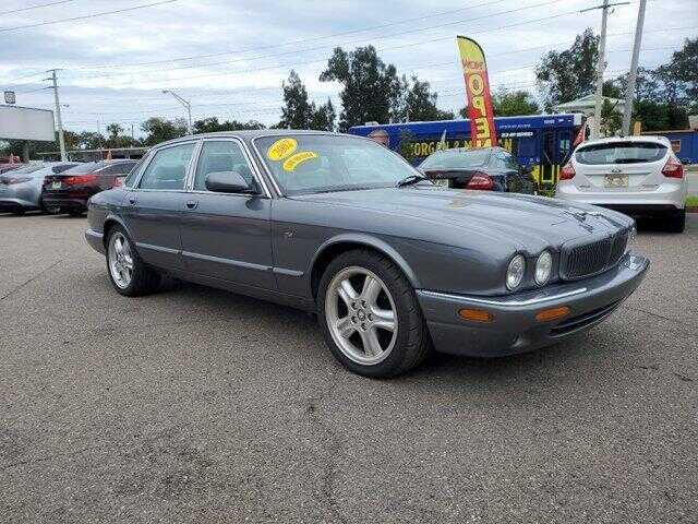 Jaguar XJ