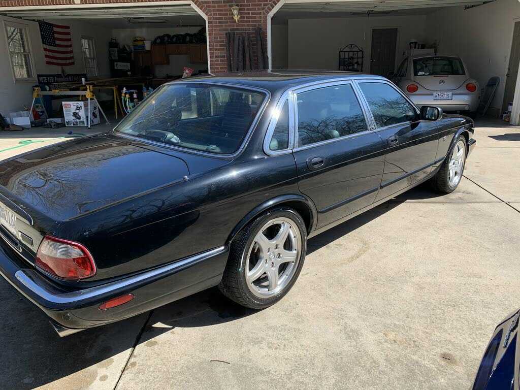 Jaguar XJR