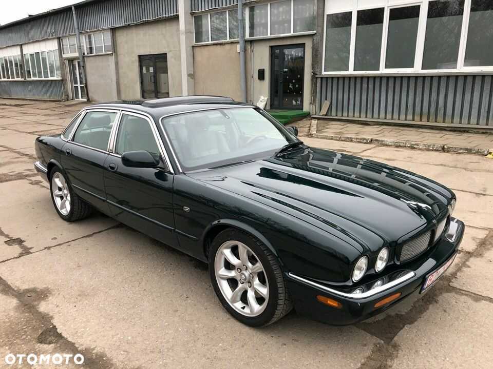 Jaguar XJR