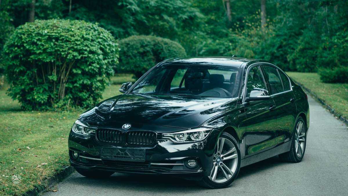 BMW 330e