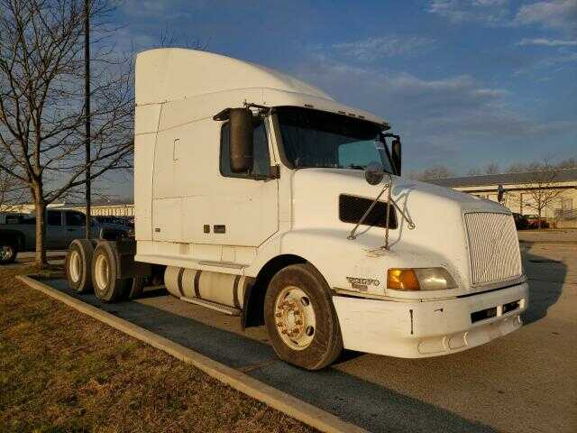 2001 VOLVO VN