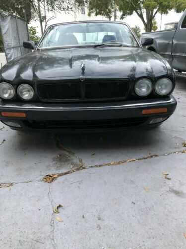 Jaguar XJR