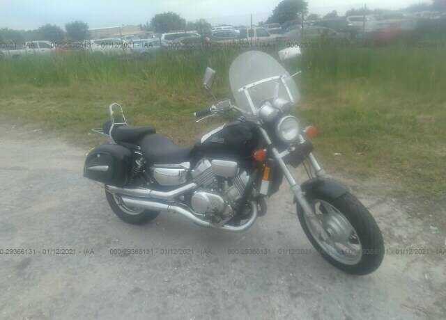 Honda VF750C (MAGNA)