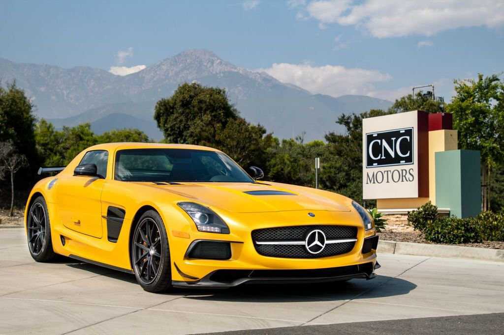 Mercedes-Benz SLS-Class