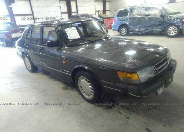 Saab 900