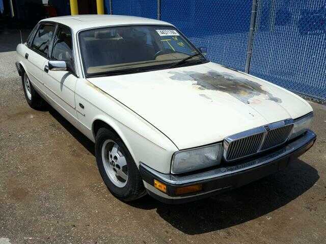 Jaguar XJ6