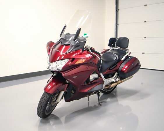 Honda ST1300A