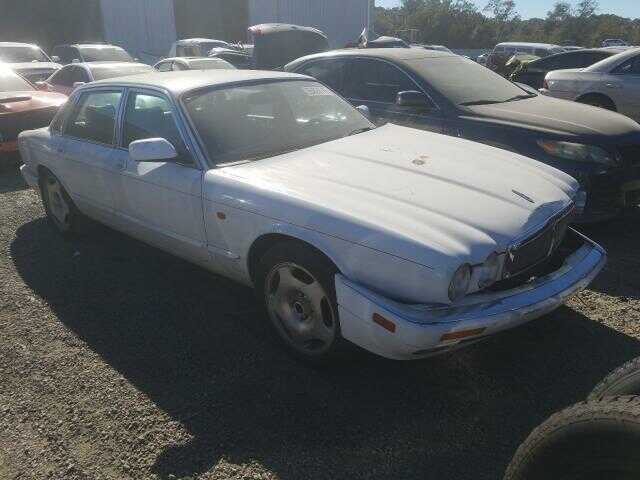 Jaguar XJR