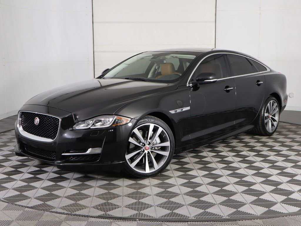 Jaguar XJ