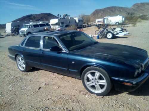 Jaguar XJR