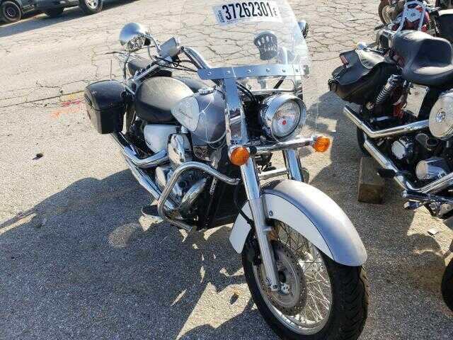 Honda VT750 (Shadow Aero)