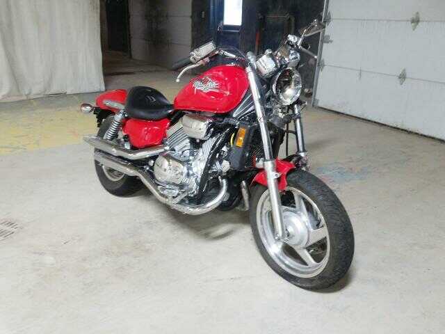 Honda VF750C (MAGNA)