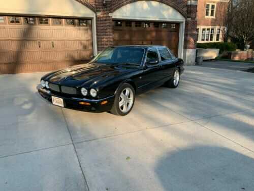 Jaguar XJR