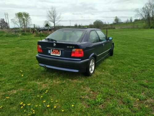 BMW 318ti