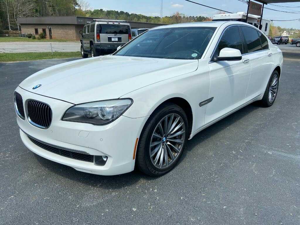 BMW 740i