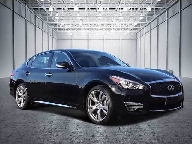 Infiniti Q70L
