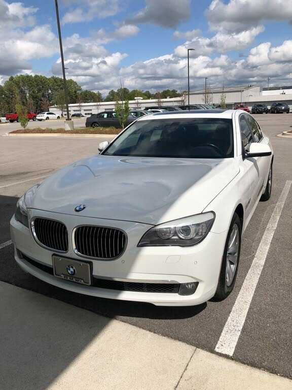 BMW 740i