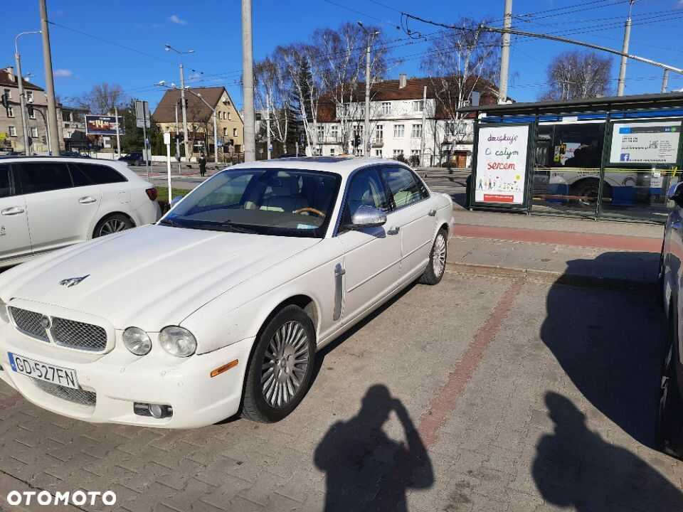 Jaguar XJ