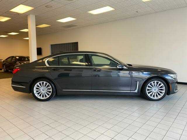 2021 BMW 740i