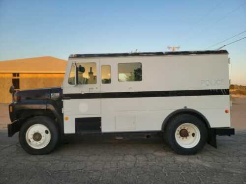 Ford F-700