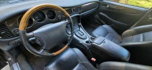 Jaguar XJR