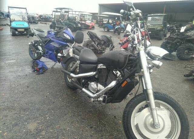 Honda VT1100C2 (SHADOW SABRE)