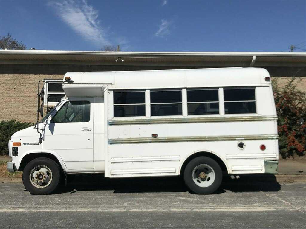 GMC Cutaway Van