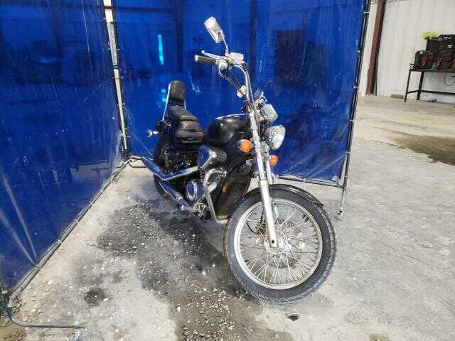 Honda VT600CD (SHADOW VLX DELUXE)