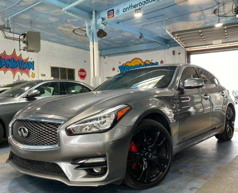 Infiniti Q70
