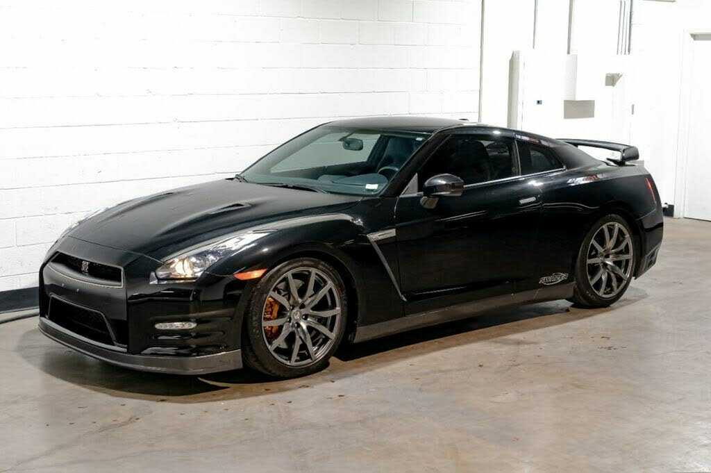 Nissan GT-R
