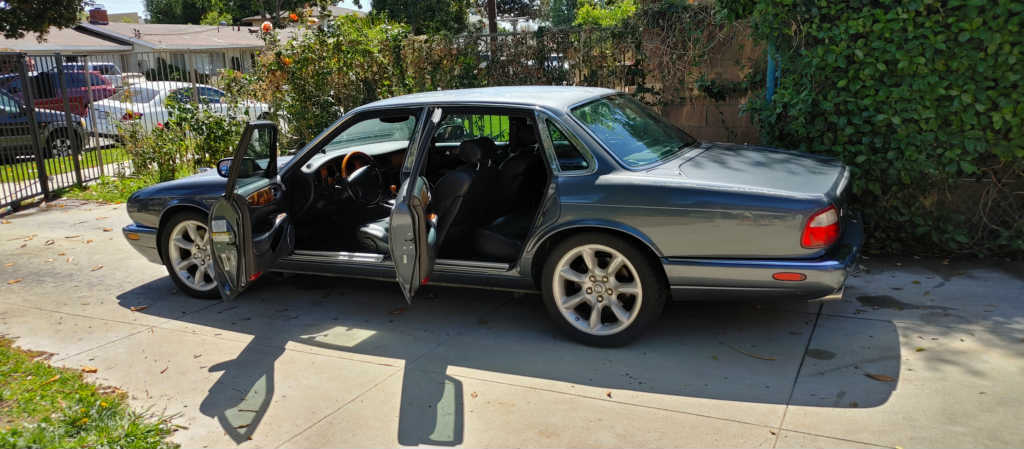 Jaguar XJR