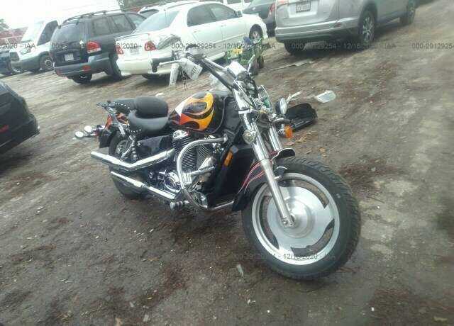 Honda VT1100C2 (SHADOW SABRE)