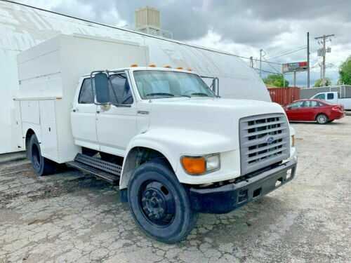 Ford F-700