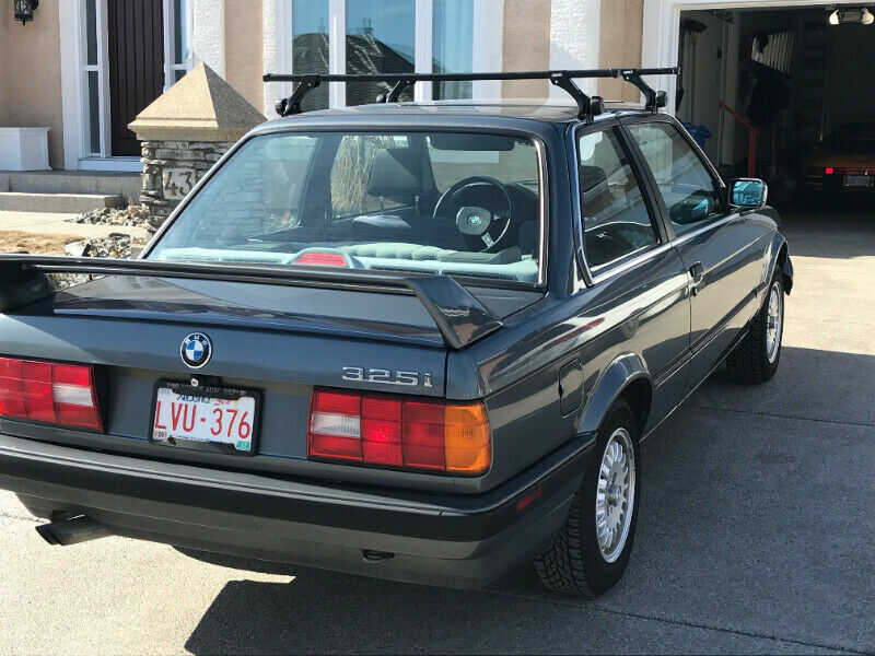 BMW 325iS