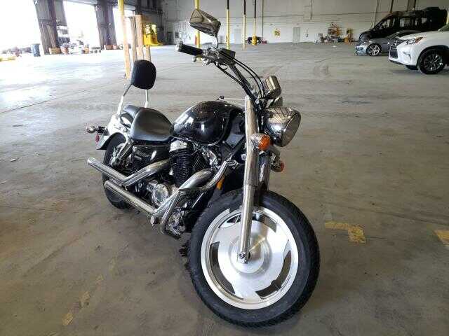 Honda VT1100C2 (SHADOW SABRE)