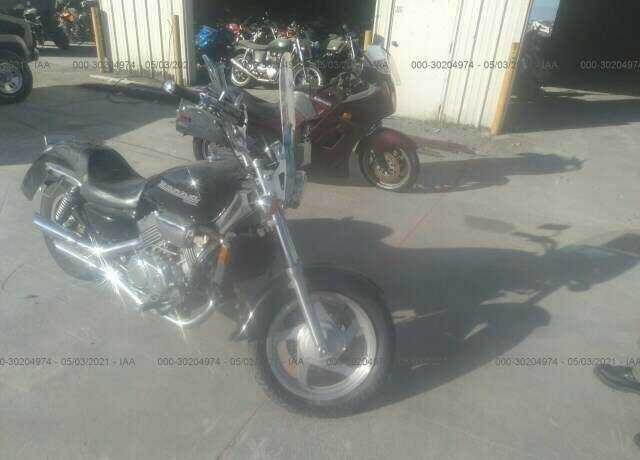 Honda VF750C (MAGNA)