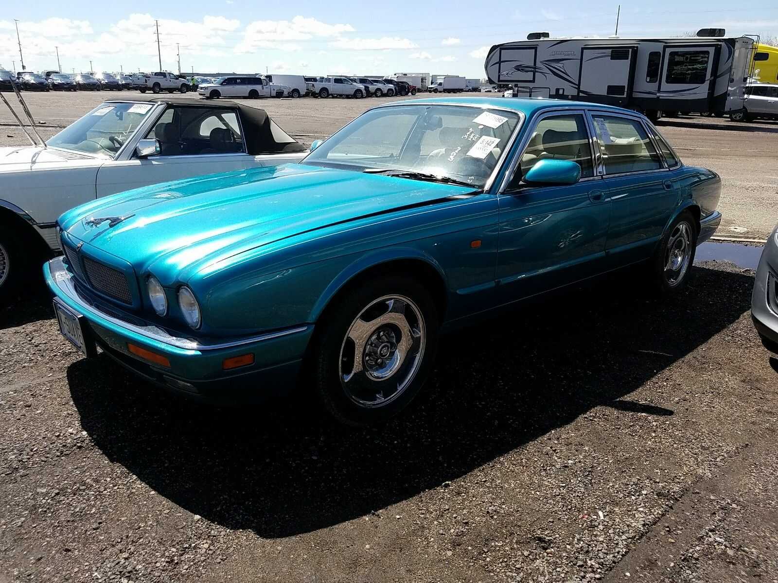 Jaguar XJR