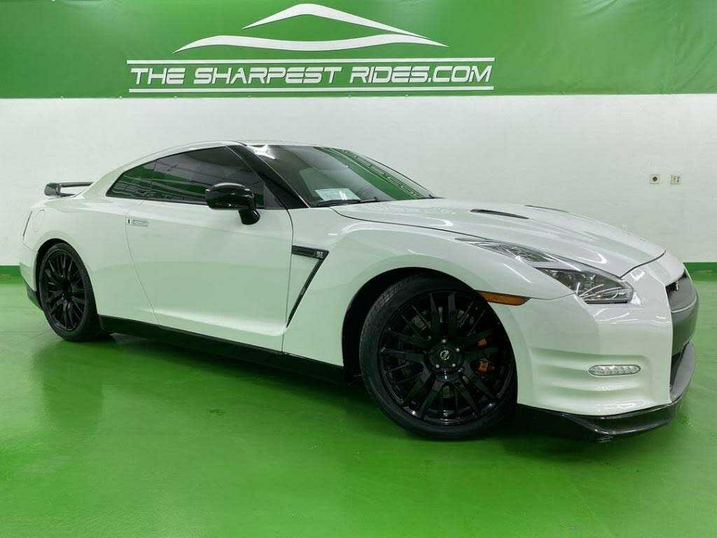 Nissan GT-R