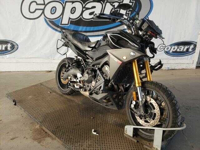 YAMAHA