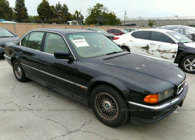 BMW 740i