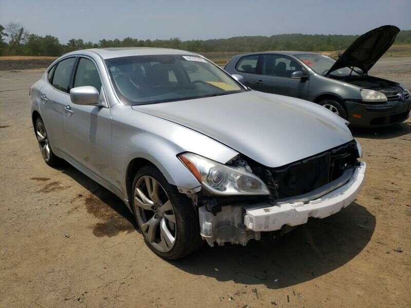 Infiniti M56