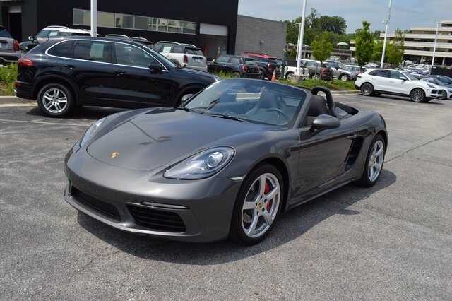 PORSCHE