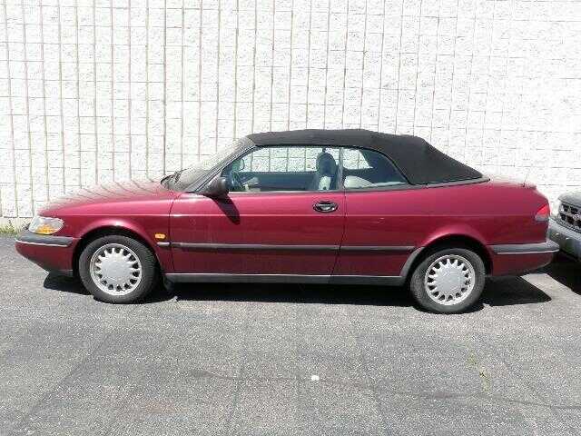 Saab 900