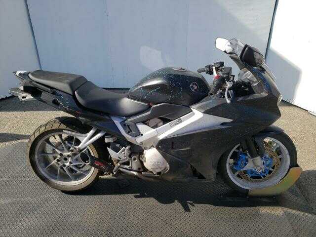 Honda VFR800F (INTERCEPTOR)