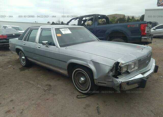 Ford Crown Victoria