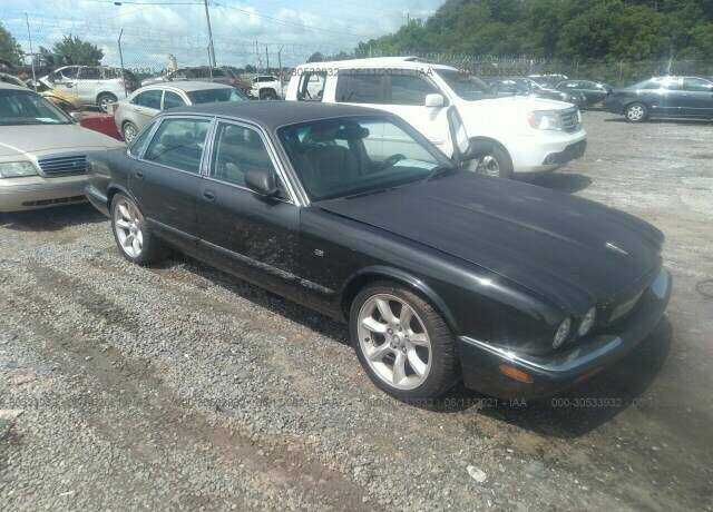 Jaguar XJR