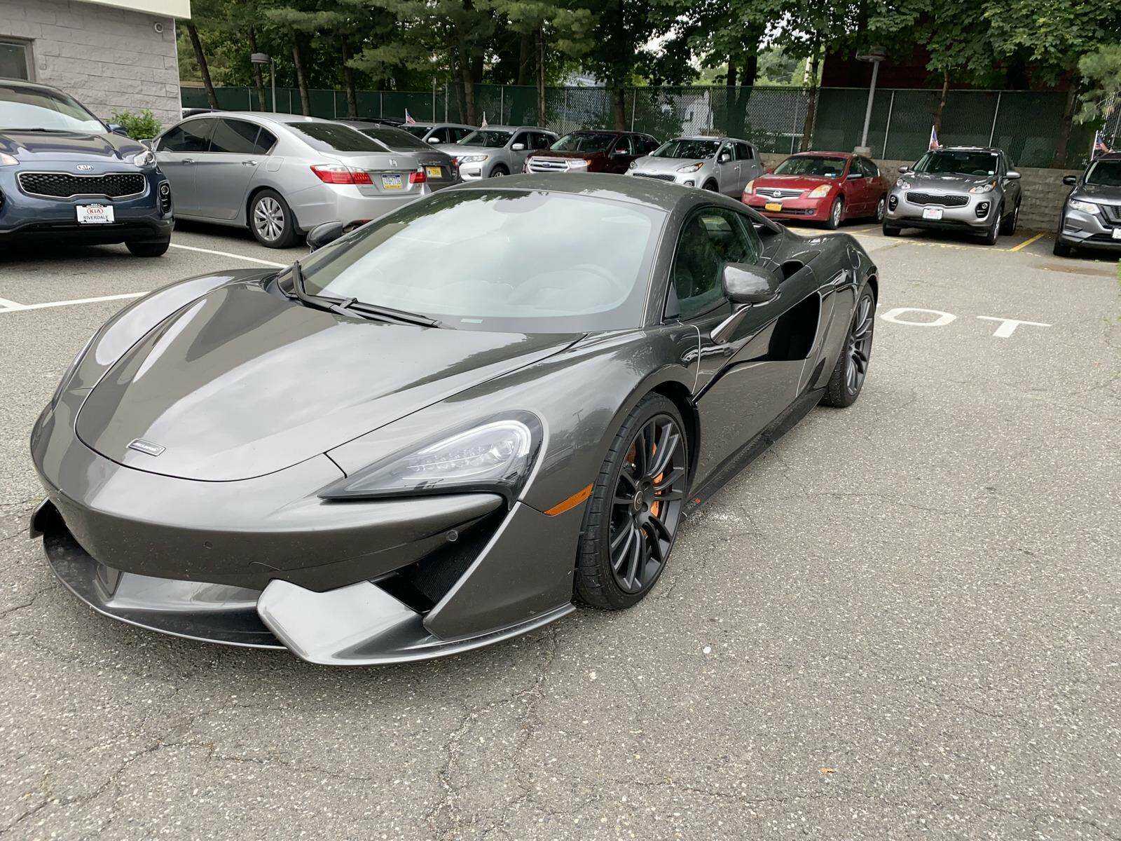 McLaren 570S