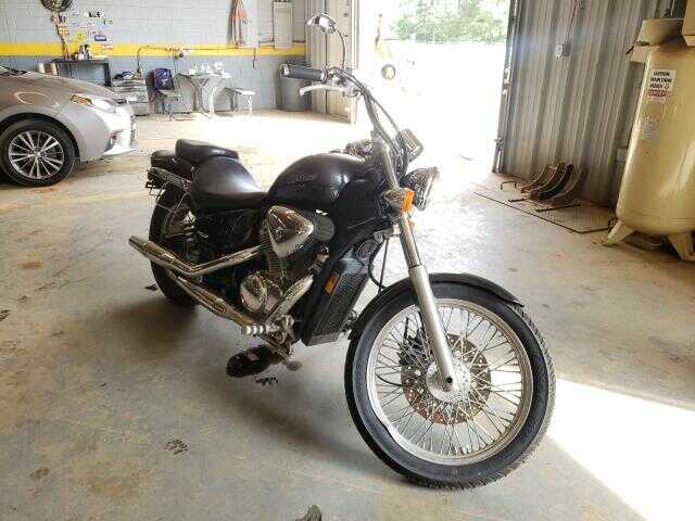 Honda VT600CD (SHADOW VLX DELUXE)